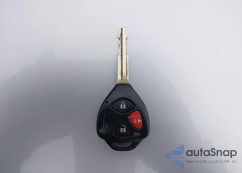 2011 Toyota Matrix z USA, uszkodzony, nr VIN 2T1KU4EE3BC661135